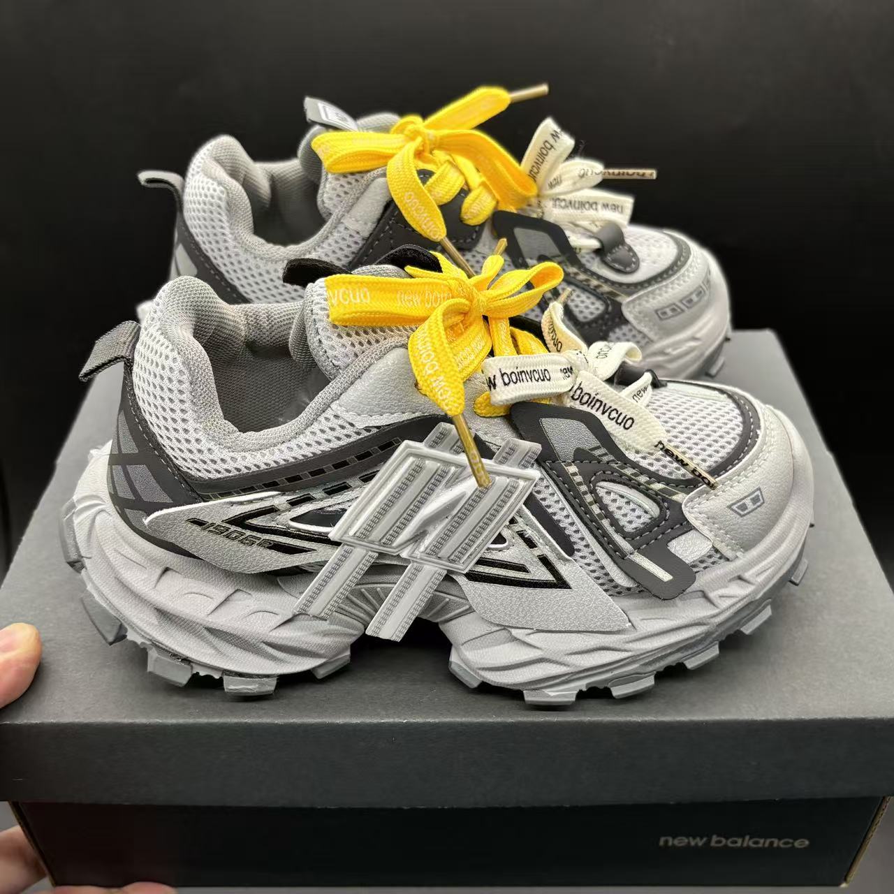 Children's shoes child